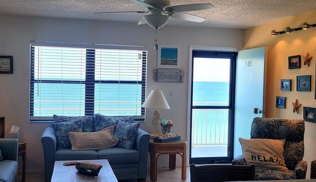 Right on the Gulf! Beautiful white sandy beachfront! Safe, quiet, and friendly! in Treasure Island