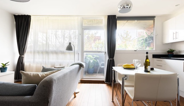 Smart Modern Studio in Pimlico with Garden Views