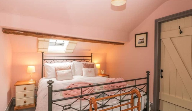 Honey Bee Cottage, Staintondale