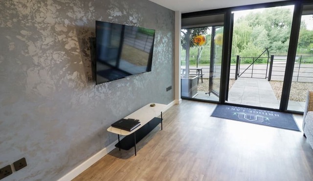 The Tunnel, in Chacombe. 1bed.