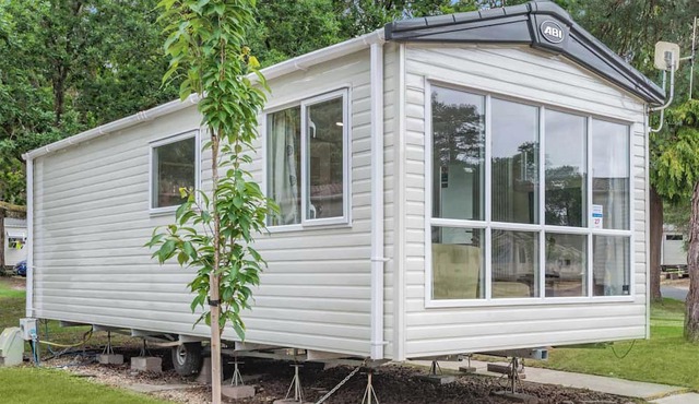 Bronze Premium Caravan with parking