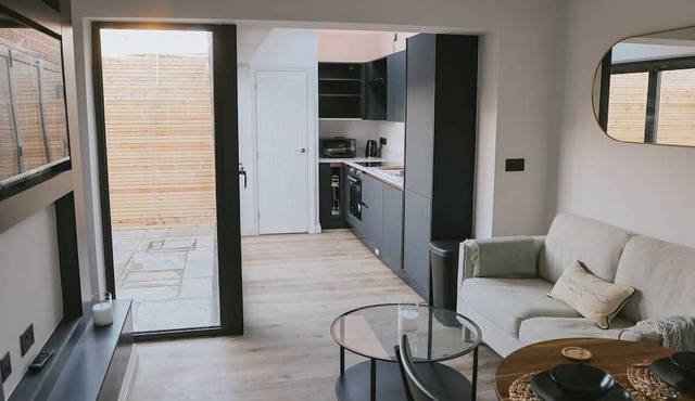 Stylish Ground Floor Apartment