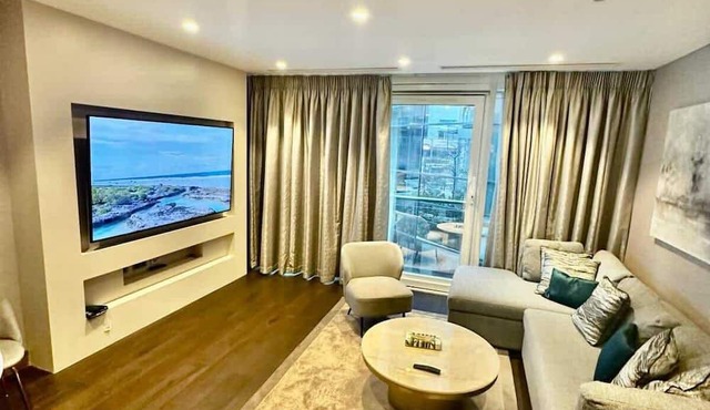 2 bed flat Chelsea Bridge next to BatterSea Park