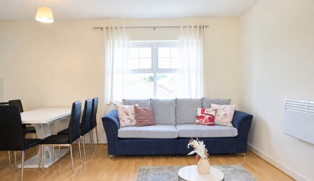 Beige & Timber Flat Edgware