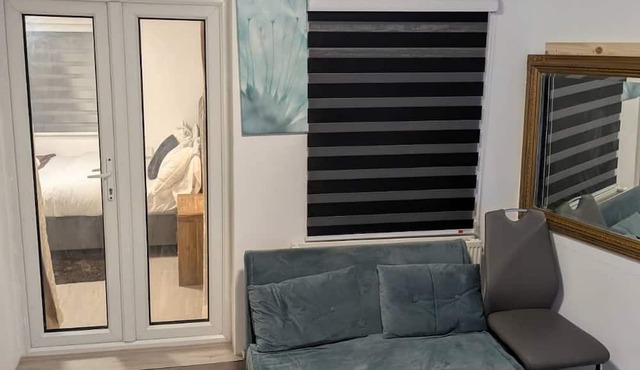 I bedroom Apartmwnt Goldbeater’s Grove