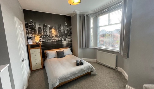 4 Luxury Ensuite Bedrooms, Games & Arcade Room