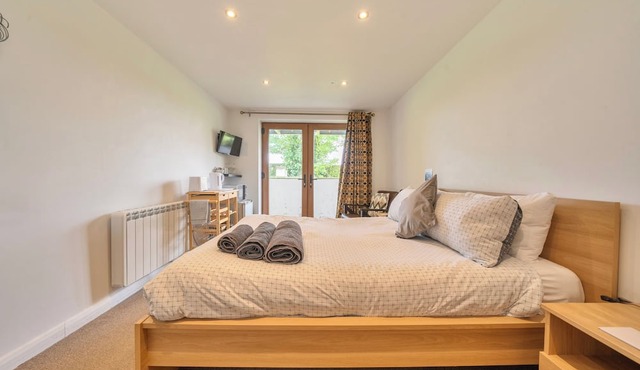 Relaxing Room With Ensuite Rutland Point