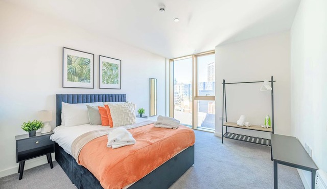 Bright & Spacious Central Birmingham 1 Bed Flat