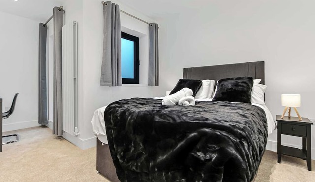 Modern 2 Bedroom Stay, Balcony, East Croydon