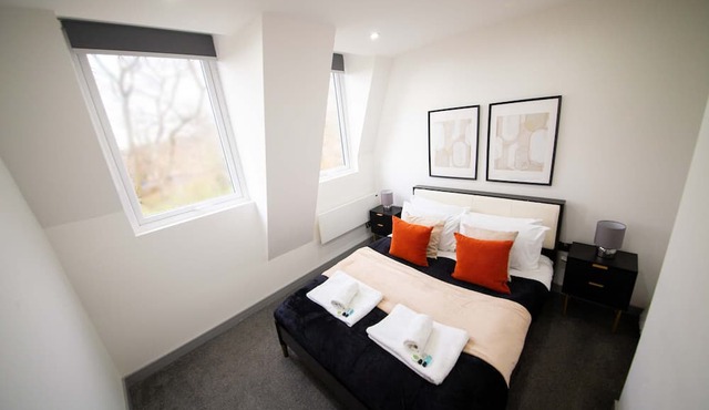 Spacious 2 Bedroom Apartment in Central Preston