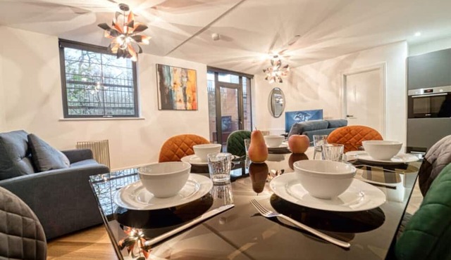 Luxurious 3-Bedroom Apartment