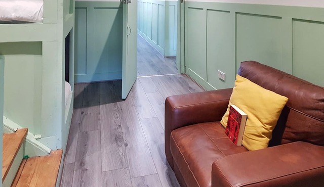 Anfield View Room 1 - Family (Sleeps 7)