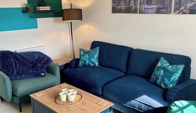 3-Bedroom Luxury Stay With FREE Parking