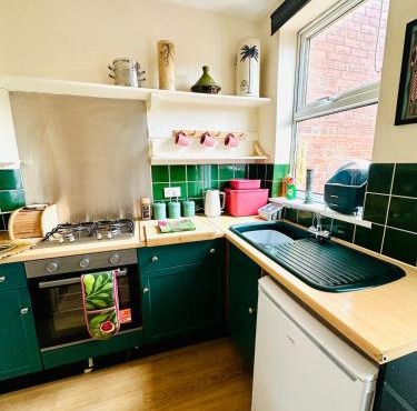 Hip Hideaway in the trendiest part of Town