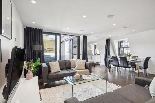 BnBNova - 3BR 2BA Penthouse with Terrace