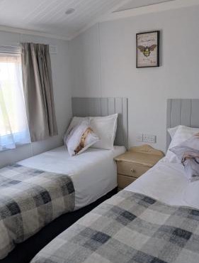 Bee Lodge
