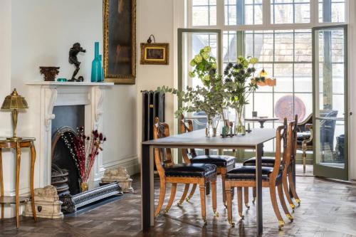 Eccleston Square V by onefinestay