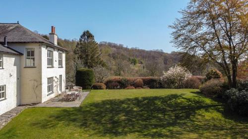 5 Bed in Hawkshead oc-lr047