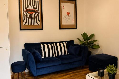 Nottingham Cabin Sleeps 4 - Free Parking & WiFi