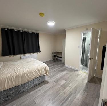 Cozy Private Room with Own Private Bathroom