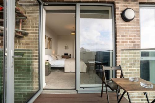 Modern 1BR Wembley Stadium Flat - Sleeps 6