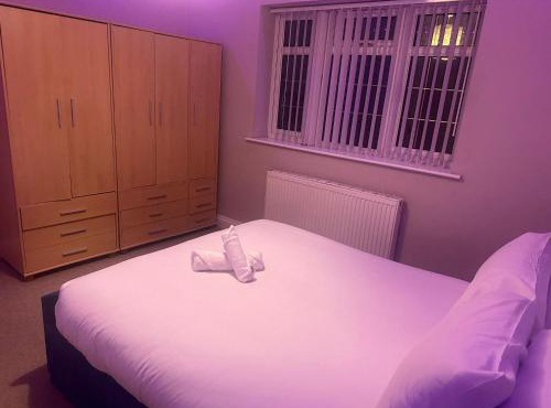 Church hill Manor 5BR longer stays