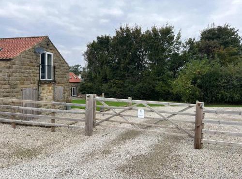Idyllic retreat with log burner near Danby Castle