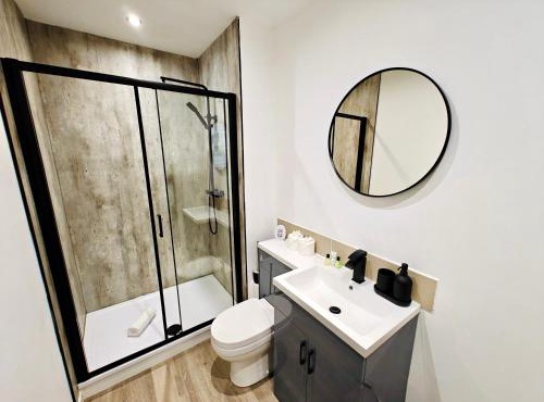 Contemporary 1-Bed Flat by Bury Metro link