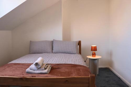 Perfect Getaway 2 bedroom house with parking