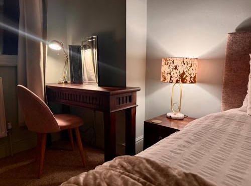 The Rose- Grd Floor, 2-5 Beds, SmartTV, Uni, Tram, M250 Fibre