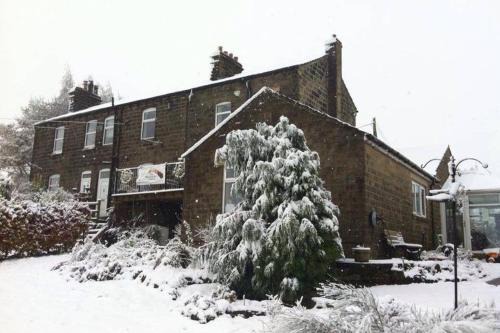 Stones Cottage Farm, nr Haworth, family friendly for infants teens ASD, gaming barn inc retro gaming, hot tub, animals, arts, crafts, free wifi, free parking, EV point